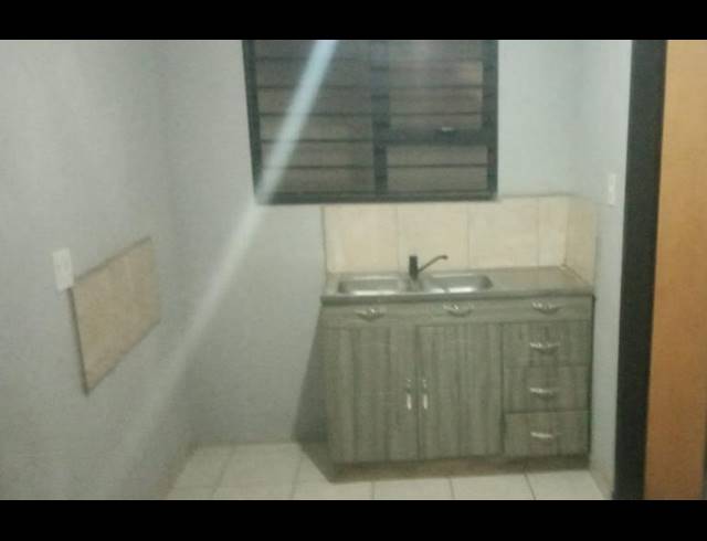 4 BEDROOM HOUSE FOR SALE IN LENASIA SOUTH